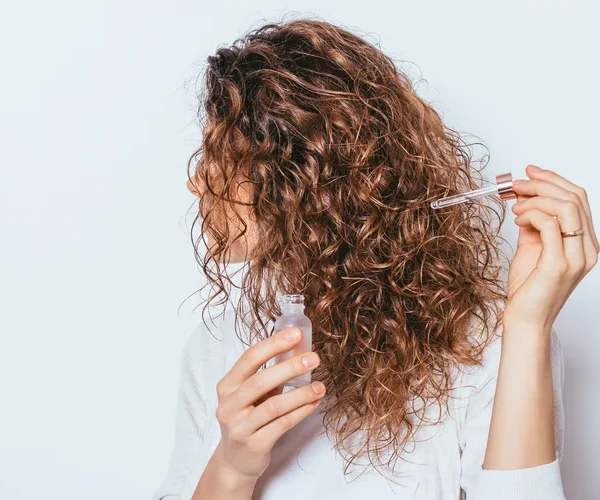 How to Keep Hair Healthy in Winter: Tips Every Hairstyling Student Should Know