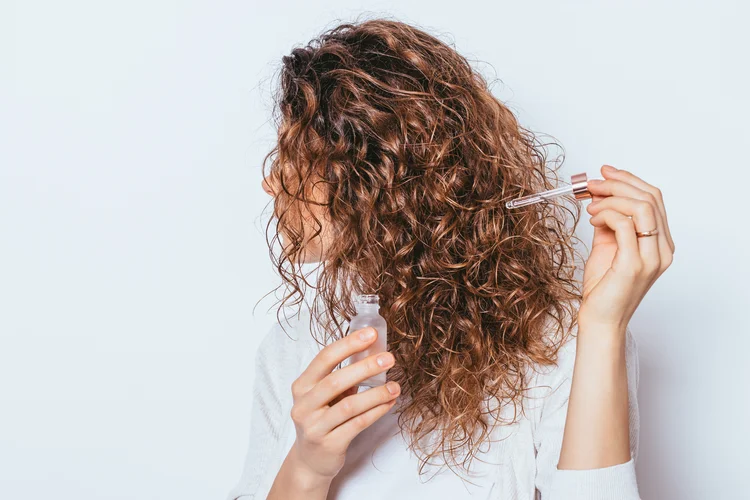How to Keep Hair Healthy in Winter: Tips Every Hairstyling Student Should Know
