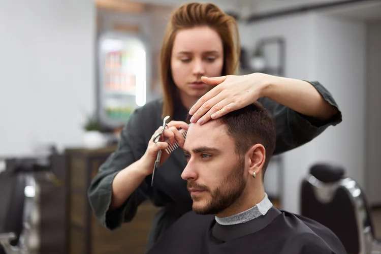 Barbering or Full Hairstyling Diploma: Which Program Is Right for You in Canada?