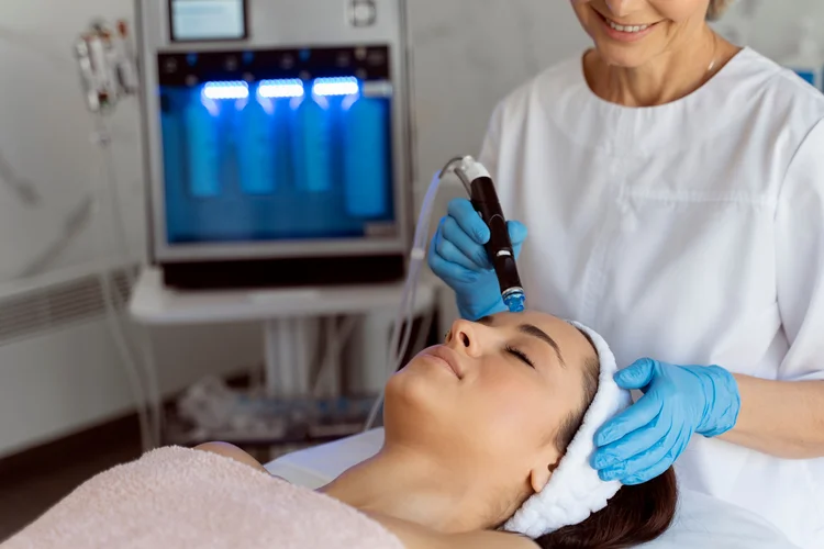 Combining Advanced Treatments with Traditional Facials: Maximizing Client Results