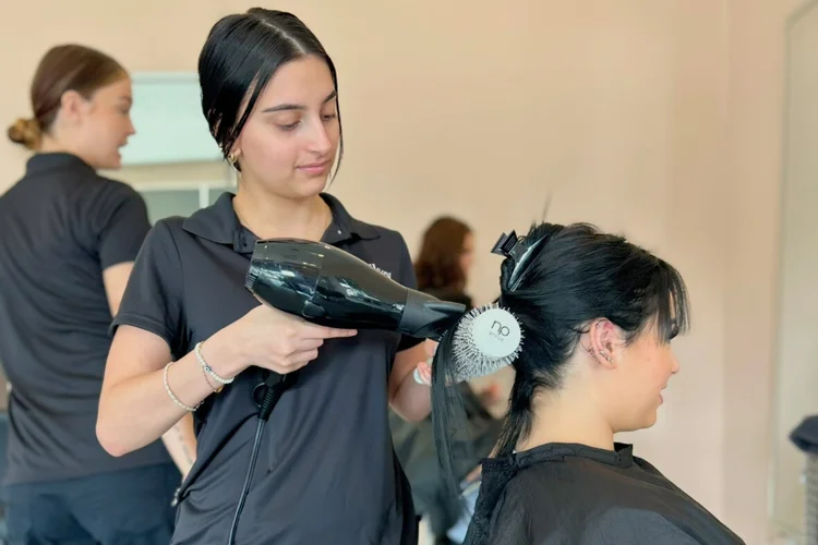 From Shampoo to Runway Styles: What You’ll Learn in a Professional Hairstyling Program in Ontario